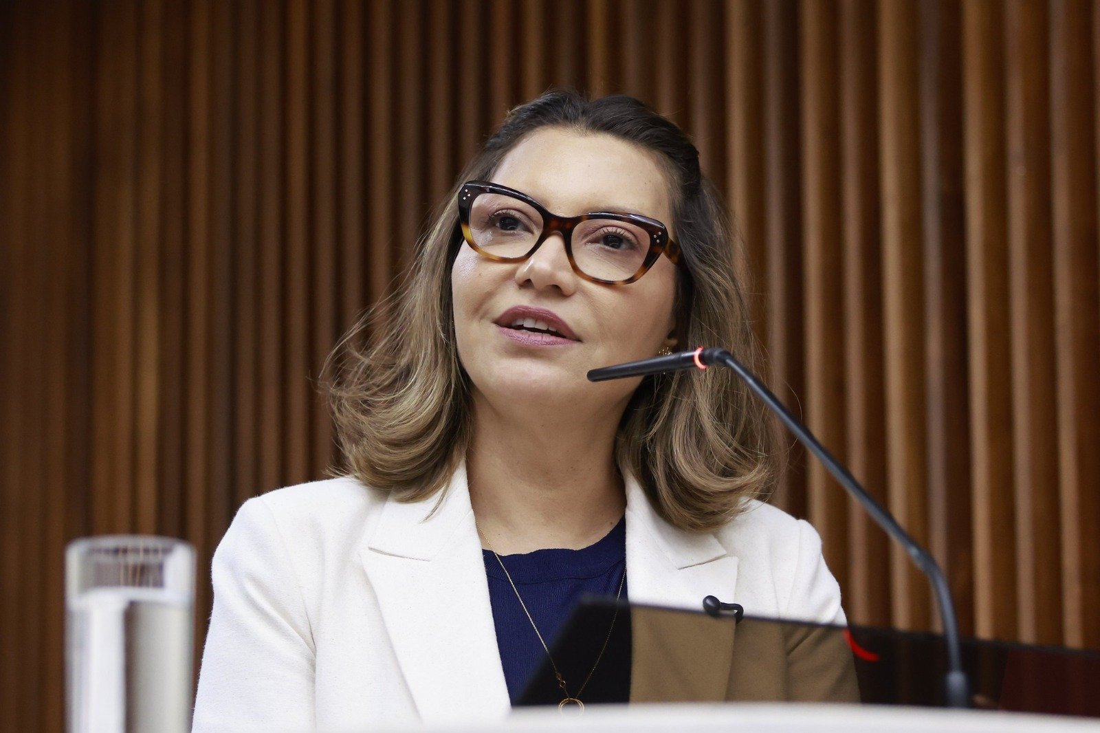 Justiça dá 15 dias para AGU explicar representação de Janja